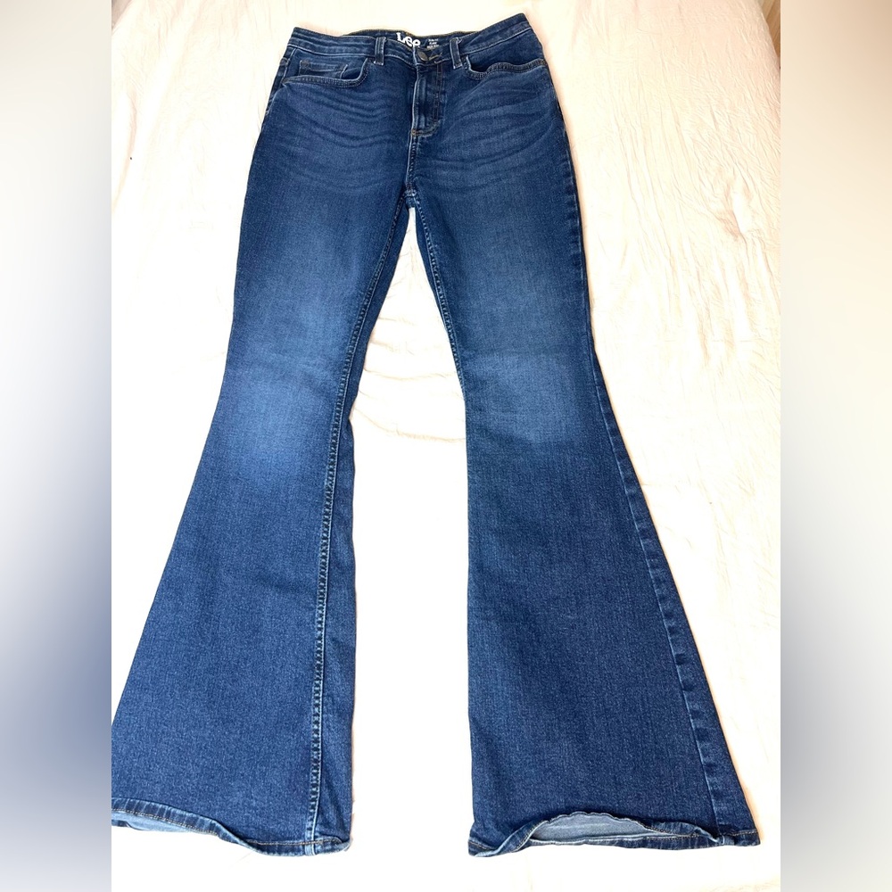 Lee High Rise Blue Flare Wide Leg Jeans SZ 8 EUC